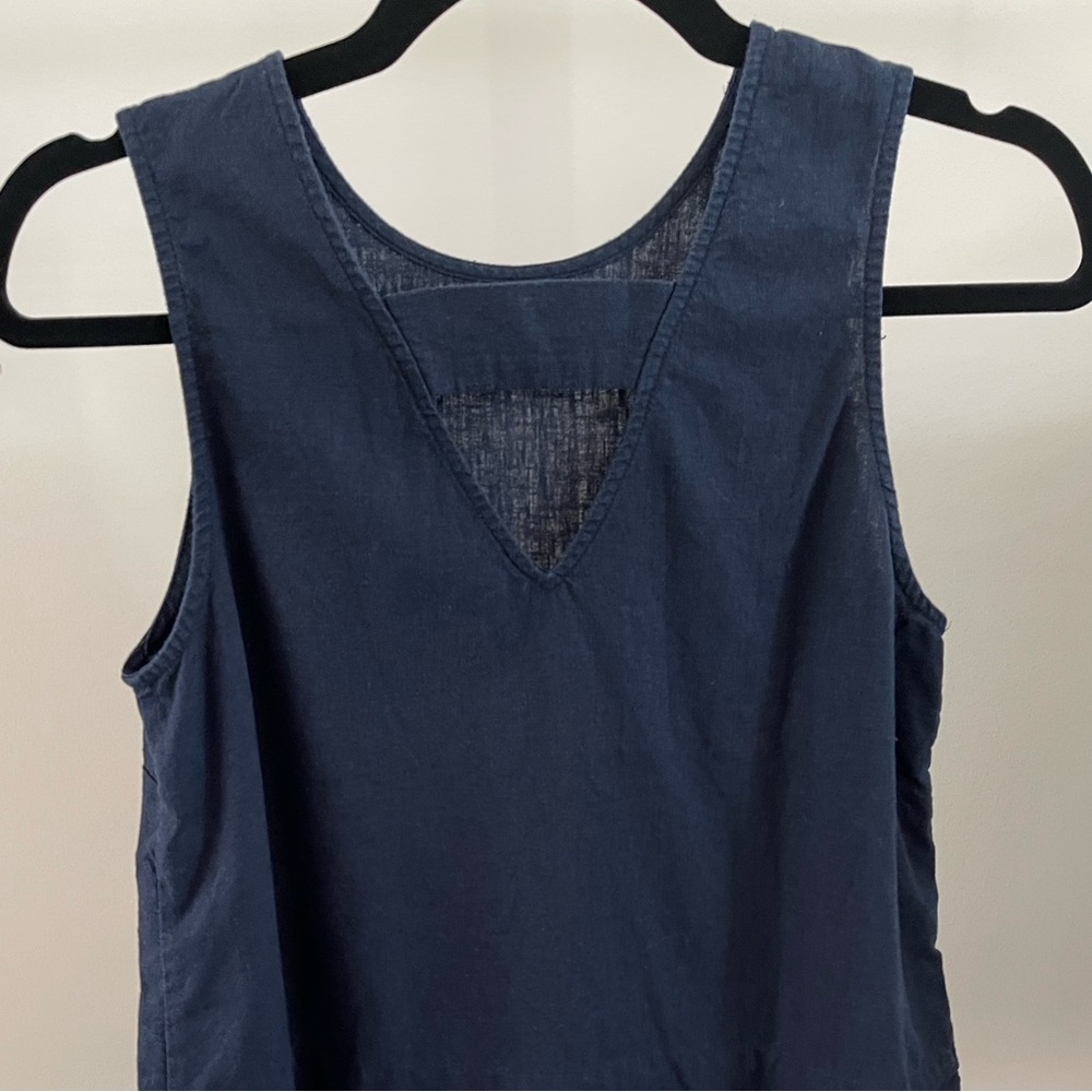 Linen blend petite loft navy tank top with key hole back - Picture 4 of 8